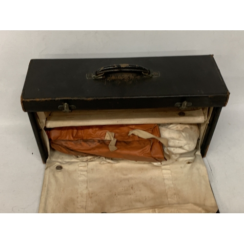 24 - A VINTAGE BLACK LEATHER DOCTOR'S MEDICAL CASE