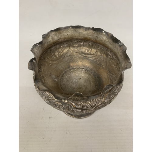 1 - A LARGE INDIAN 800 SILVER PEDESTAL BOWL WITH INTRICATE REPOUSSE DECORATION WEIGHTED BASE