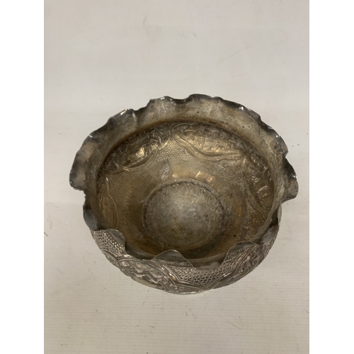 1 - A LARGE INDIAN 800 SILVER PEDESTAL BOWL WITH INTRICATE REPOUSSE DECORATION WEIGHTED BASE