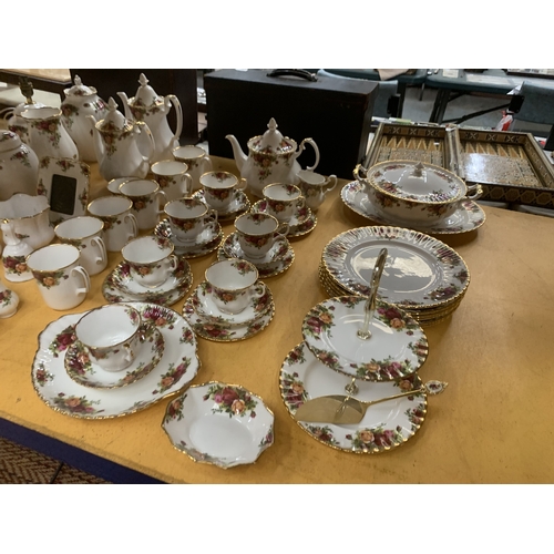 3 - APPROXIMATELY SEVENTY FIVE PIECES OF ROYAL ALBERT 'OLD COUNTRY ROSES' TO INCLUDE DINNER PLATES, TEA ... 