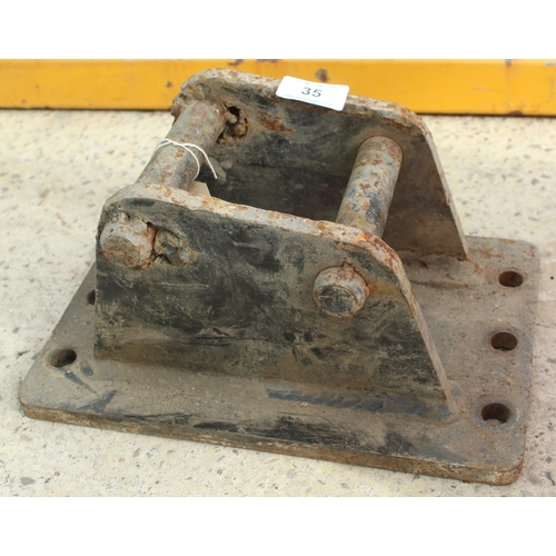 35 - A BREAKER TOP HAT IN GOOD ORDER  NO VAT
