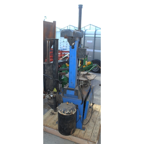 AN AUTOMOTECH TYRE MACHINE + VAT