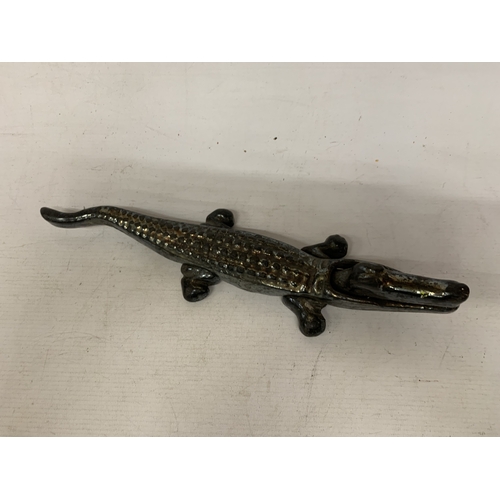 146 - A HEAVY CAST IRON VINTAGE CROCODILE NUTCRACKER 14