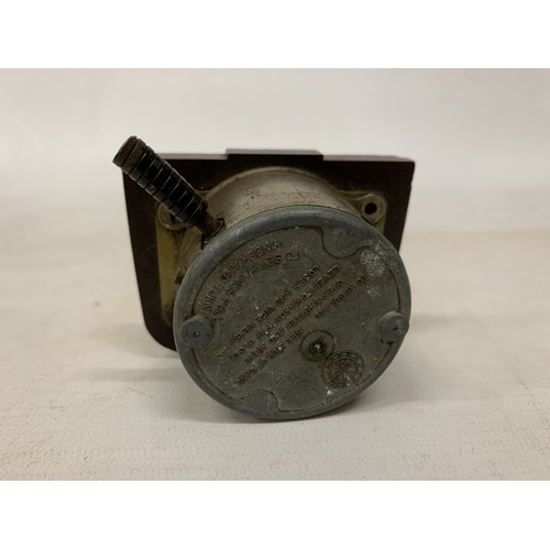 21 - A VINTAGE BAKELITE FORD CAR CLOCK FROM THE 1920/30'S