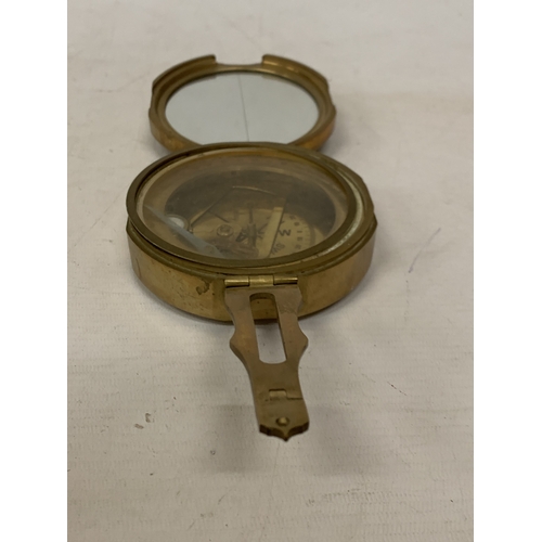 31 - A BRASS STANLEY LONDON BRUNTON COMPASS WITH A NATURAL SINE TABLE