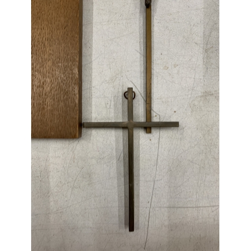 37 - A COLLECTION OF VINTAGE CRUCIFIX'S