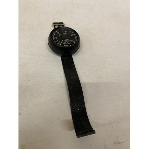 47 - A VINTAGE DIVER'S SOLENT SOS DEPTH GAUGE