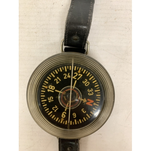 48 - A WWII GERMAN LUFTWAFFE AK39 WRIST COMPASS