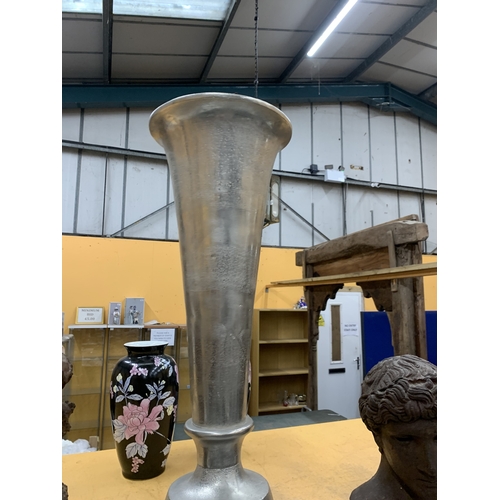 12 - A LARGE LIBRA DISTINCTIVE INTERIORS WHITE METAL VASE - 66 CM