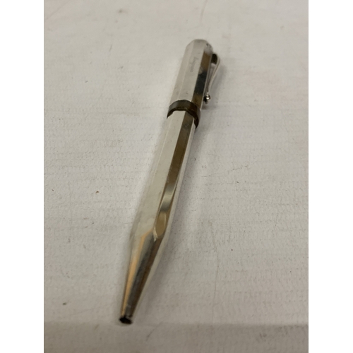 8 - AN ITALIAN MONTEGRAPPA 925 SILVER OCTAGONAL PEN