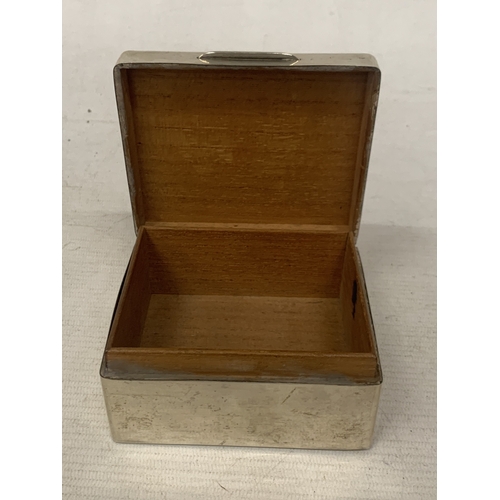 11 - A HALLMARKED LONDON SILVER BOX WITH WOOD LINER, TOTAL WEIGHT 307.25g