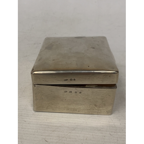 11 - A HALLMARKED LONDON SILVER BOX WITH WOOD LINER, TOTAL WEIGHT 307.25g