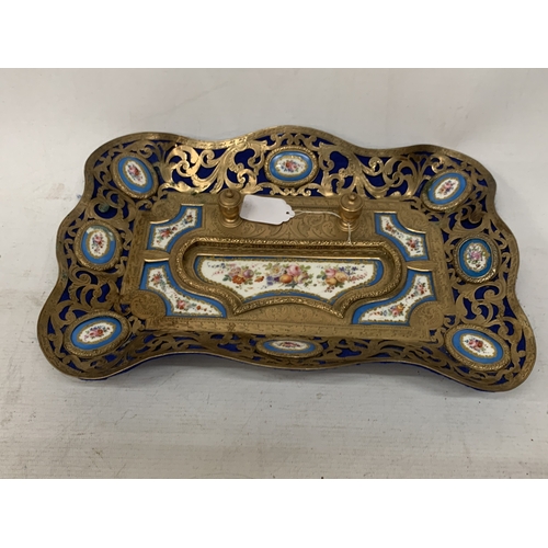 18 - AN ANTIQUE FRENCH ORMOLU PEN TRAY WITH HAND PAINTED BLUE AND WHITE FLORAL PLAQUES