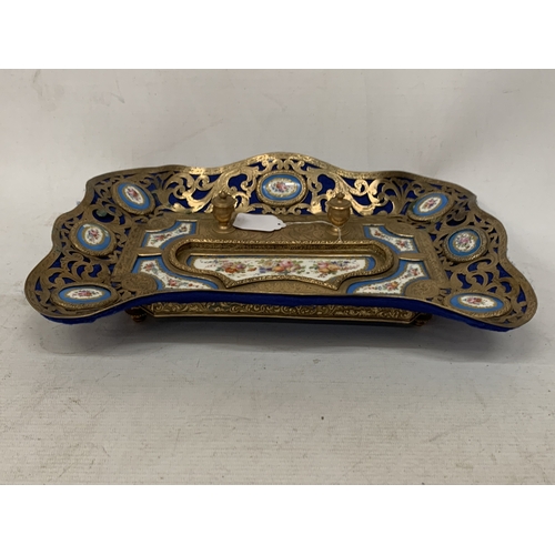 18 - AN ANTIQUE FRENCH ORMOLU PEN TRAY WITH HAND PAINTED BLUE AND WHITE FLORAL PLAQUES