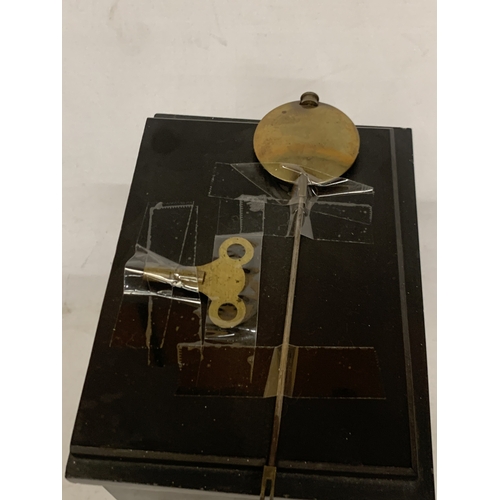 27 - A VINTAGE FRENCH SLATE MANTLE CLOCK WITH PENDULUM AND KEY