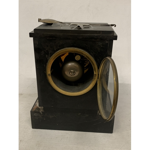 27 - A VINTAGE FRENCH SLATE MANTLE CLOCK WITH PENDULUM AND KEY