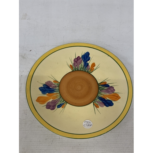 28 - TWO CLARICE CLIFF BIZARRE CROCUS PATTERN PLATES, DIAMETER 22.5CM