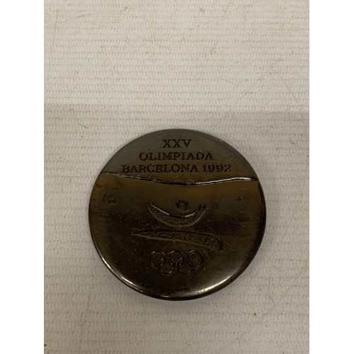37 - A COMMEMORATIVE MEDAL FROM BARCELONA OLYMPICS 1992, DESIGNED BY SPANISH ARTIST XAVIER CORBERO