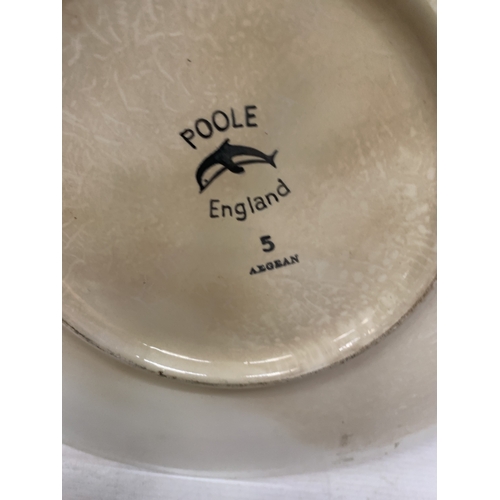 41 - A POOLE POTTERY AEGEAN RANGE CHARGER OF A MEDIEVAL KNIGHT ON A HORSE, DIAMETER 35CM
