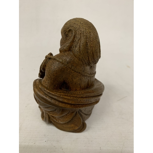 47 - A CHINESE BAMBOO CARVING OF THE DAOIST IMMORTAL LIO HAI, WITH A THREE LEGGED WEALTH TOAD AND CASH CO... 