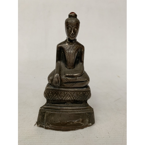 48 - A 19TH CENTURY CHINESE SILVER PATINATED METAL BUDDAH FIGURE, HEIGHT 18CM
