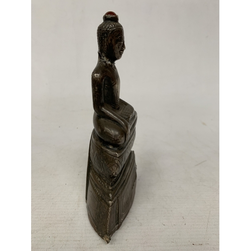 48 - A 19TH CENTURY CHINESE SILVER PATINATED METAL BUDDAH FIGURE, HEIGHT 18CM