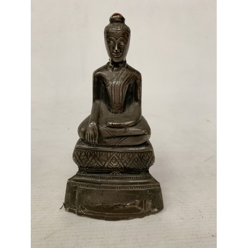 48 - A 19TH CENTURY CHINESE SILVER PATINATED METAL BUDDAH FIGURE, HEIGHT 18CM