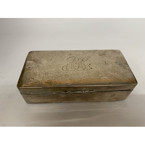 1 - A  HALLMARKED 1916 BIRMINGHAM SILVER BOX WITH WOOD INTERIOR AND GLASS BOTTOM, TOTAL WEIGHT 534g