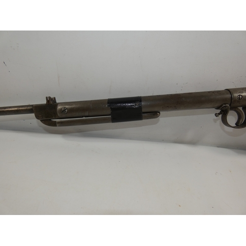 305 - A B.S.A 0.177 CALIBRE AIR RIFLE , 46.5CM BARREL (A/F)