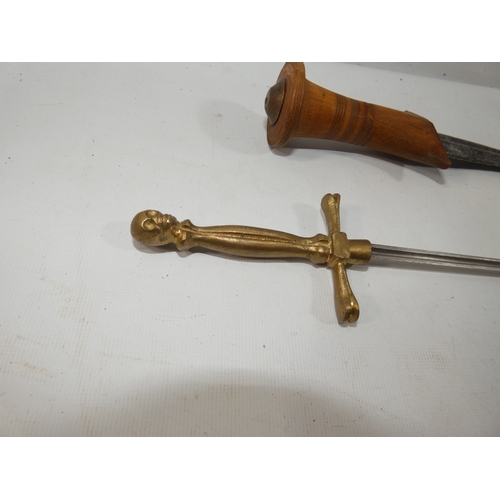 317 - A VINTAGE DAGGER 11CM BLADE, BELT BUCKLE TELESCOPIC SIGHT AND A DAGGER WITH BRASS GRIP