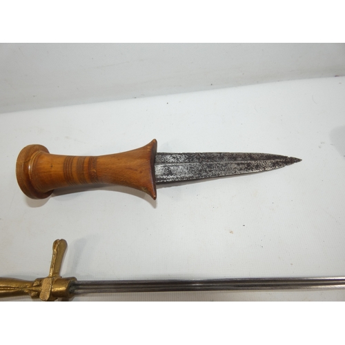 317 - A VINTAGE DAGGER 11CM BLADE, BELT BUCKLE TELESCOPIC SIGHT AND A DAGGER WITH BRASS GRIP