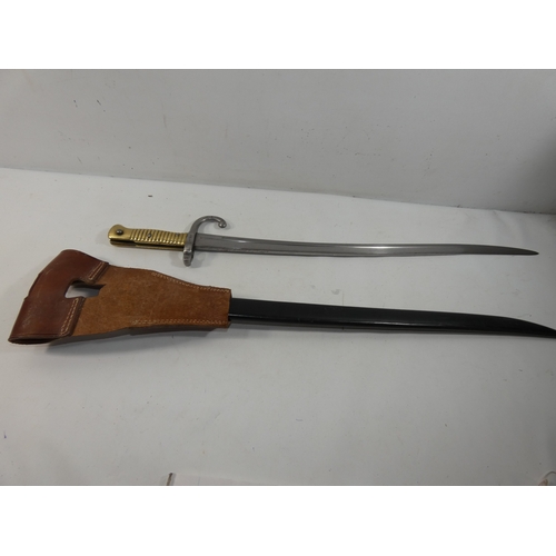 321 - A 19TH CENTURY FRENCH CHASSEPOT BAYONET AND SCABBARD 57CM BLADE DATED 1873 LENGTH 71CM
