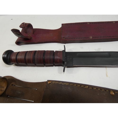 322 - A US ARMY FIGHTING KNIFE AND SCABBARD 17.5CM BLADE LENGTH 33CM, HUNTING KNIFE AND SCABBARD (2)