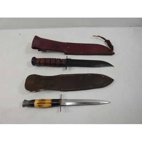 322 - A US ARMY FIGHTING KNIFE AND SCABBARD 17.5CM BLADE LENGTH 33CM, HUNTING KNIFE AND SCABBARD (2)