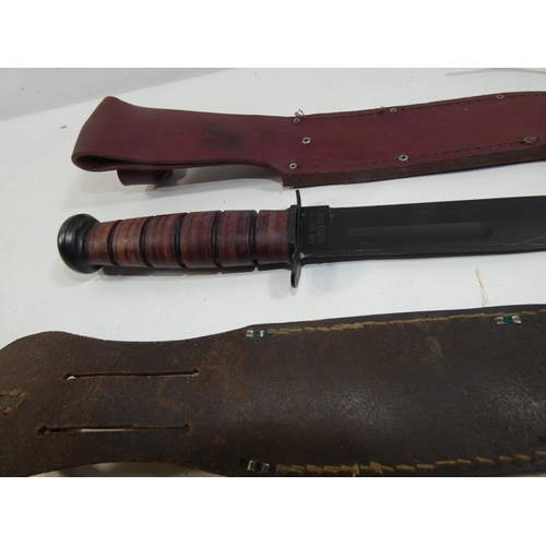 322 - A US ARMY FIGHTING KNIFE AND SCABBARD 17.5CM BLADE LENGTH 33CM, HUNTING KNIFE AND SCABBARD (2)