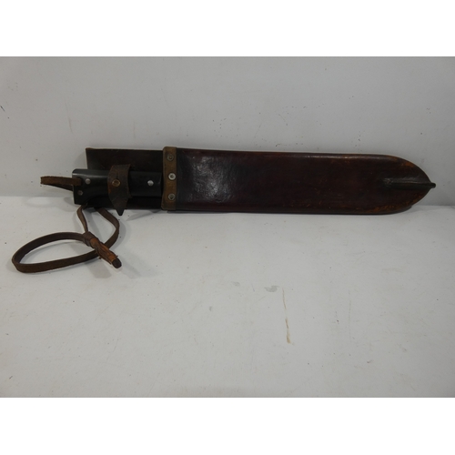 325 - A WORLD WAR II MACHETTE AND SCABBARD, 38CM BLADE DATED 1944, LENGTH 54CM