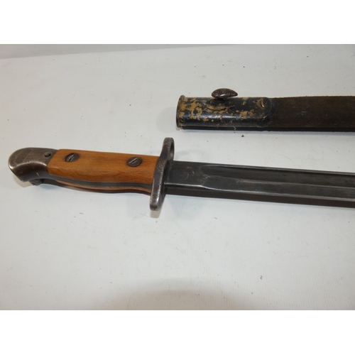 329 - A WORLD WAR I 1907 PATTERN BAYONET AND SCABBARD, 42.5 BLADE, LENGTH 58CM