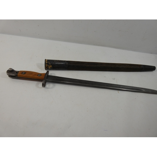 329 - A WORLD WAR I 1907 PATTERN BAYONET AND SCABBARD, 42.5 BLADE, LENGTH 58CM