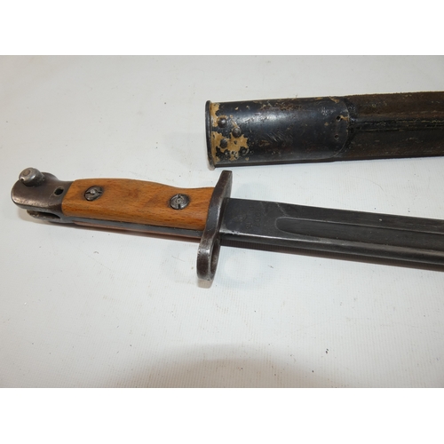 329 - A WORLD WAR I 1907 PATTERN BAYONET AND SCABBARD, 42.5 BLADE, LENGTH 58CM