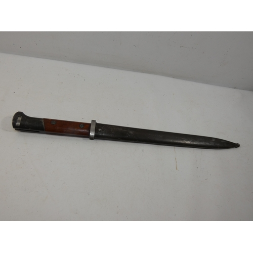 330 - A WORLD WAR II NAZI GERMANY VZ24 BAYONET AND SCABBARD, 30CM BLADE MARKED DOT, LENGTH 45CM