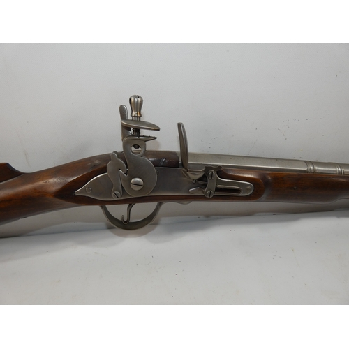 348 - A NON FIRING DOGLOCK BLUNDERBUSS, 45CM BARREL, WOODEN STOCKED, LENGTH 87CM
