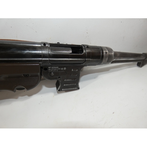 349 - A 20TH CENTURY MP 40 .177 CALIBRE AIR PISTOL/AIR RIFLE, 25CM BARREL, LENGTH 83CM, REGISTRATION MARK ... 