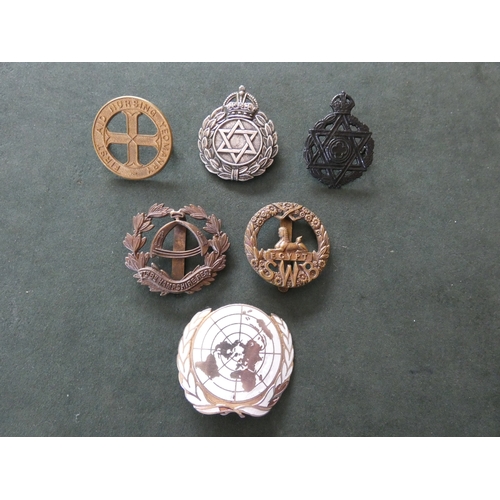 357 - A WORLD WAR I BRITISH ARMY JEWISH BRIGADE CAP BADGE, FURTHER BLACK PAINTED EXAMPLE, UNITED NATIONS, ... 