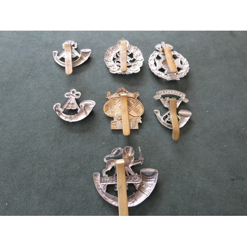 358 - A WORLD WAR II UPPER THAMES PATROL HOME GUARD CAP BADGE, RIFLE BRIGADE AND LIGHT INFANTRY BADGES (6)