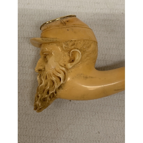 2 - AN ANTIQUE CASED MEERSCHAUM PIPE, CARVED AS A MAN'S HEAD WEARING A FRENCH MILITARY CAP, WITH 14CT GO... 