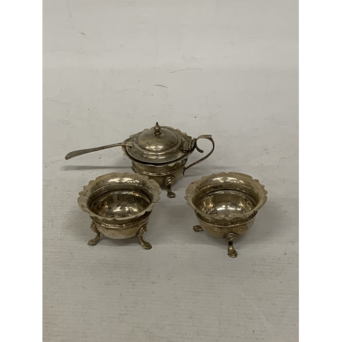 4 - THREE PIECES OF HALLMARKED BIRMINGHAM SILVER - TWO SALTS AND A MUSTARD POT (SPOON EPNS), SILVER WEIG... 