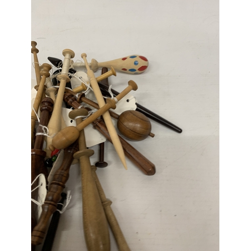 6 - A LARGE COLLECTION OF LACE MAKING BOBBINS WITH VARIOUS TYPES OF WOODS