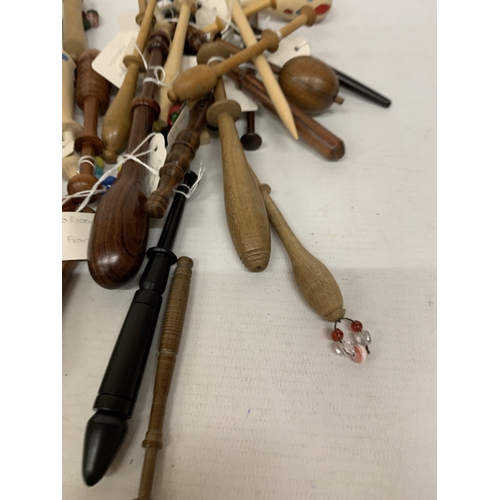 6 - A LARGE COLLECTION OF LACE MAKING BOBBINS WITH VARIOUS TYPES OF WOODS