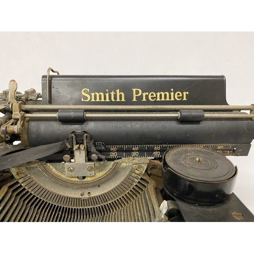 22 - A 1920'S SMITH PREMIER NO. 60 TYPEWRITER
