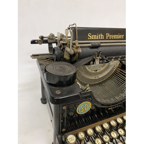 22 - A 1920'S SMITH PREMIER NO. 60 TYPEWRITER